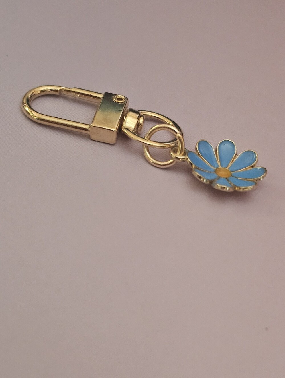 Blue Enamel Daisy Flower Keychain Purse Charm NWOT - Picture 4 of 6